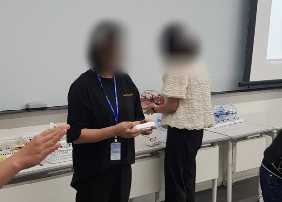 드론 조작 안내